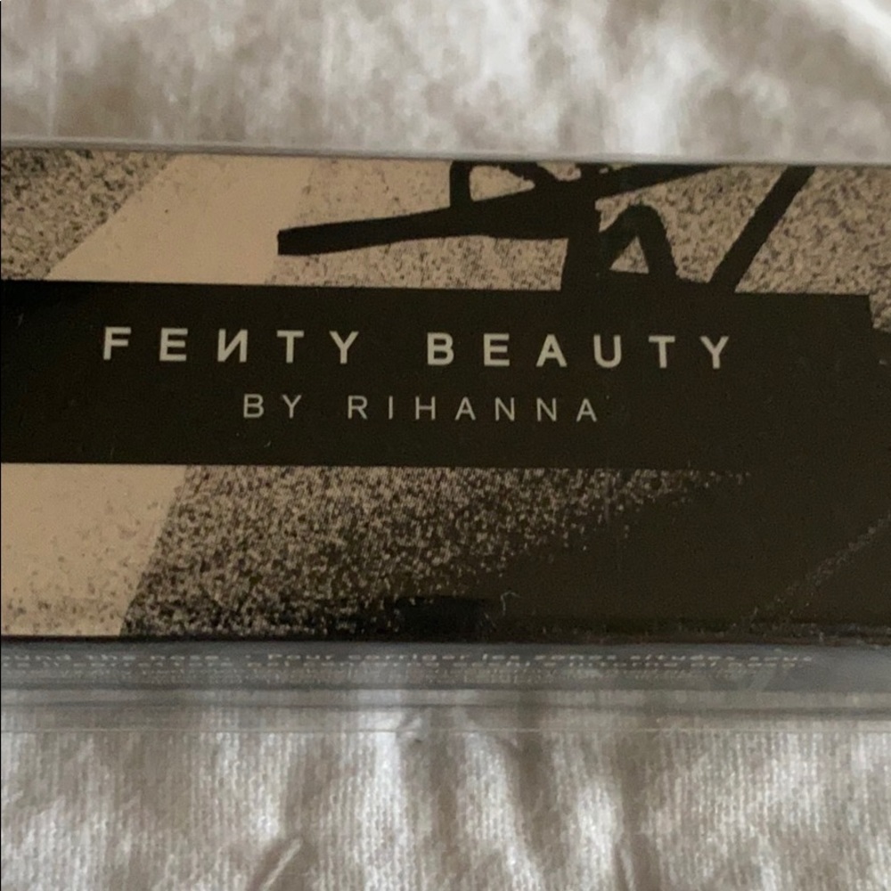 FENTY BEAUTY by Rihanna Concealer Brush